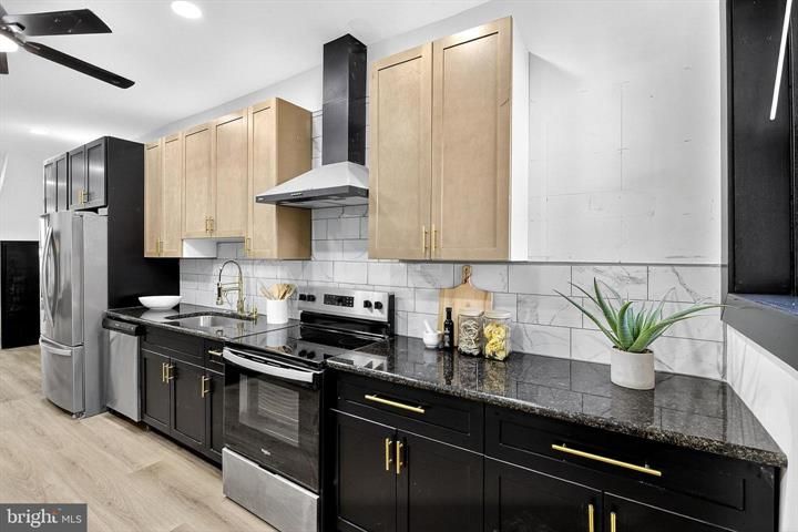 51st Street: kitchen, finished