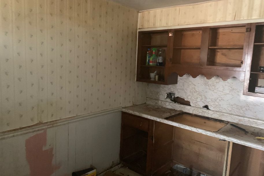 Cambridge kitchen, before