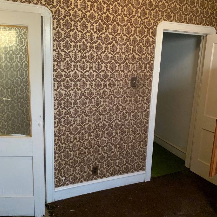 Newkirk second bedroom, before
