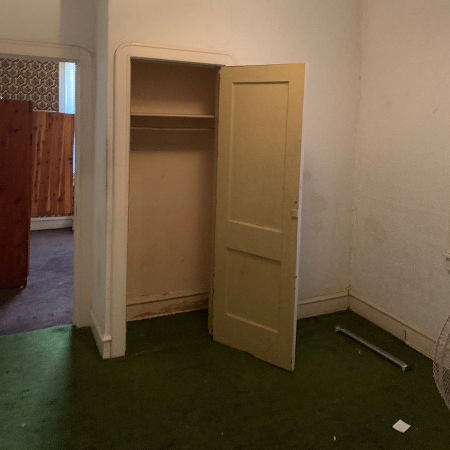 Newkirk sitting room, before