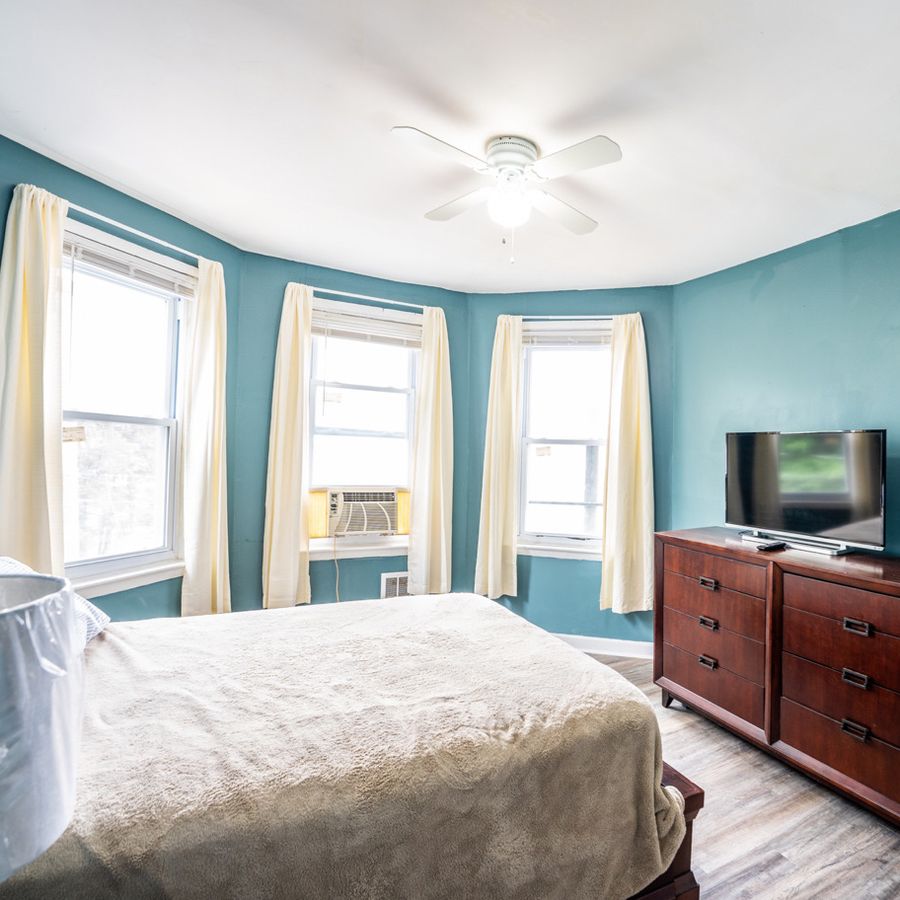 Union, Apt B bay-window bedroom, after